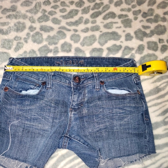 Decree jean shorts sz 3 juniors excellent condition. - Picture 7 of 7